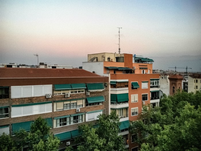 fotografia edificio fachada paseo delicias ventanas hogares arquitectura paisaje urbano siuacionismo psicogeografia antonio beltran